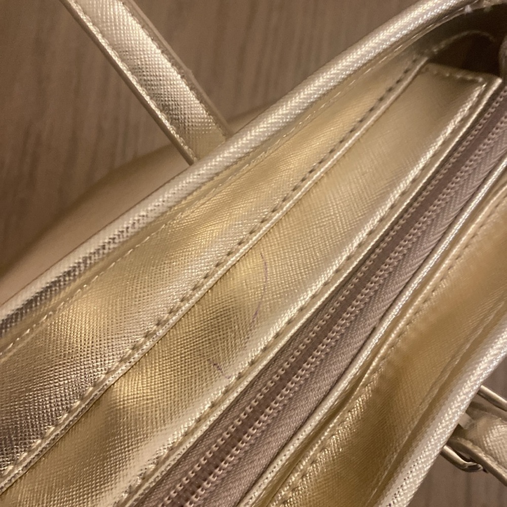 Nine West gold purse - Picture 4 of 9